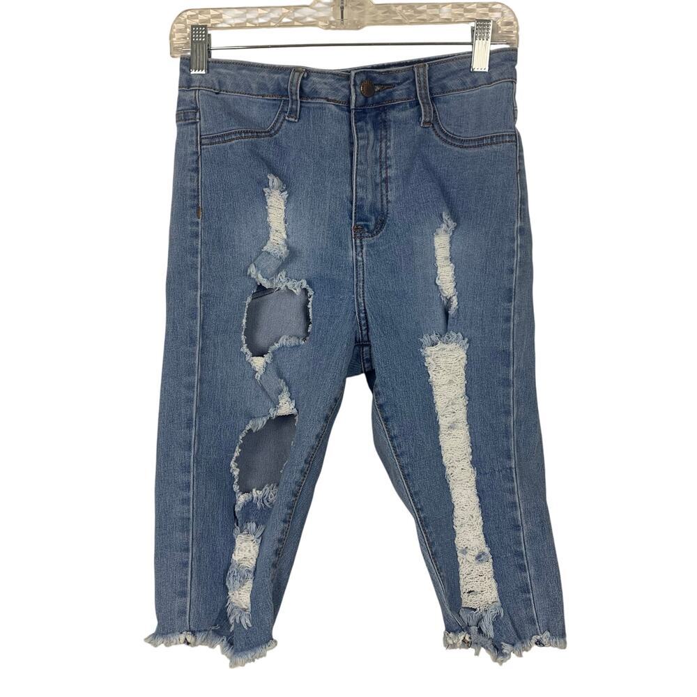 Fashion Nova Distressed Capri Jeans Size 3